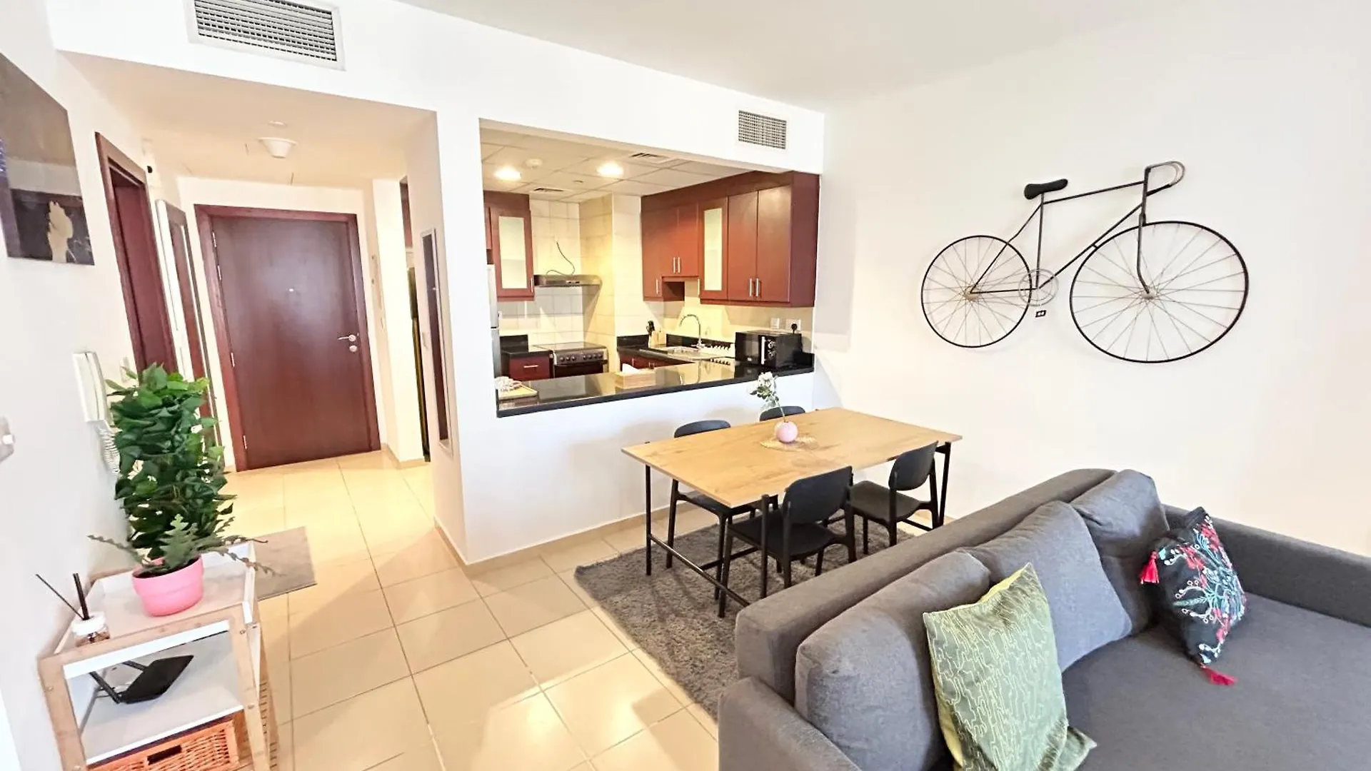 Breathtaking Sea And Palm View Spacious Studio With Vibrant Vibes In Jbr By Sweet Homes Dubái
